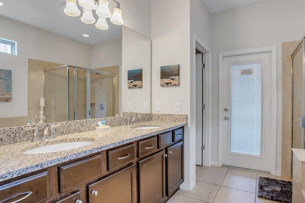 Master King Bathroom 1 Downstairs
Tub and Shower