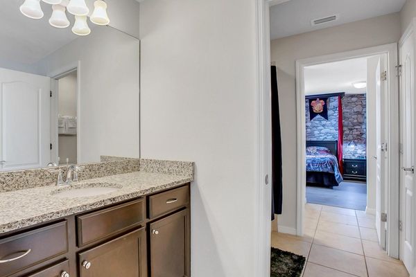 Bathroom 4 Upstairs
Jack N Jill Bathroom Upstairs