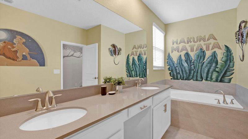Master King Bathroom 2 (Angle)