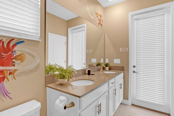 Master King Bathroom 1 (Angle)
Access To Pool