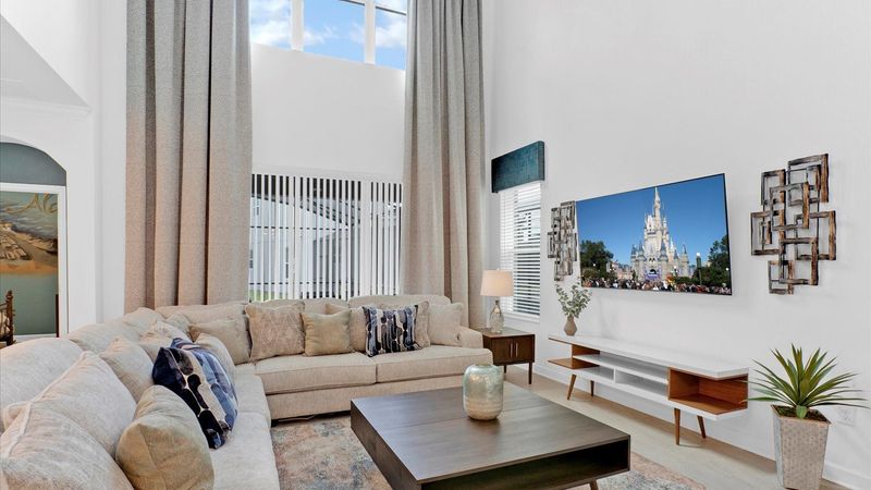 Living Room
70" Smart TV