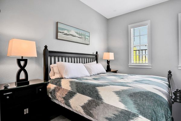 Second-floor bedroom in the annex with a king-sized bed