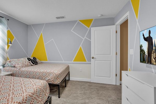 Double/Double Bedroom 3 (Angle)
43" Smart TV