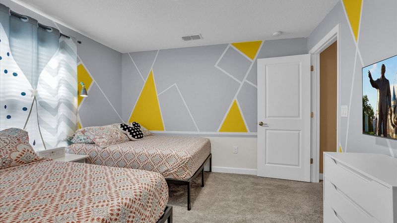 Double/Double Bedroom 3 (Angle)
43" Smart TV