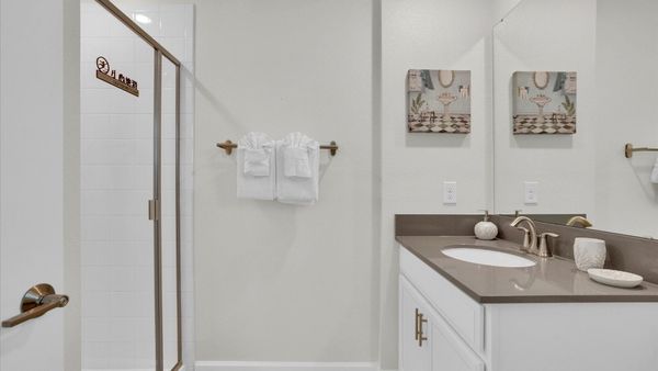 King Suite Bathroom 2 Upstairs
Shower