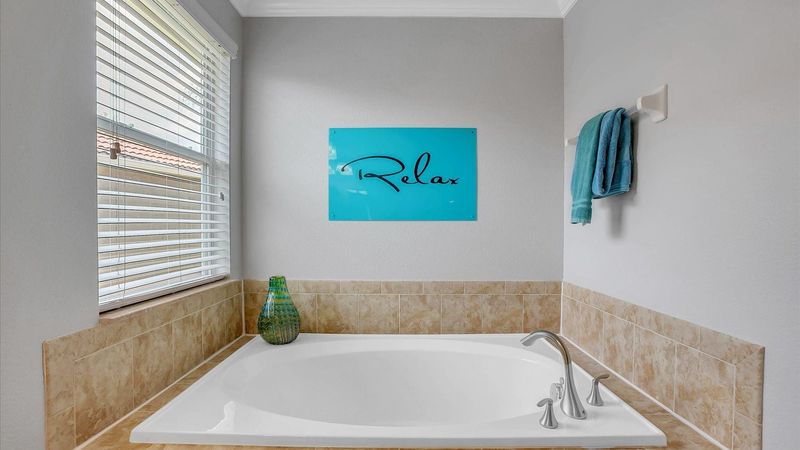 Master King Bathroom 1 (Angle)