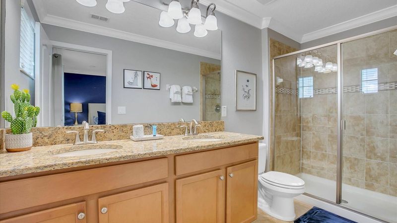 King Suite Bathroom 2 Upstairs
Shower