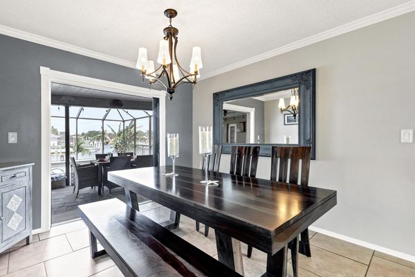 Dining room overlooking the lanai