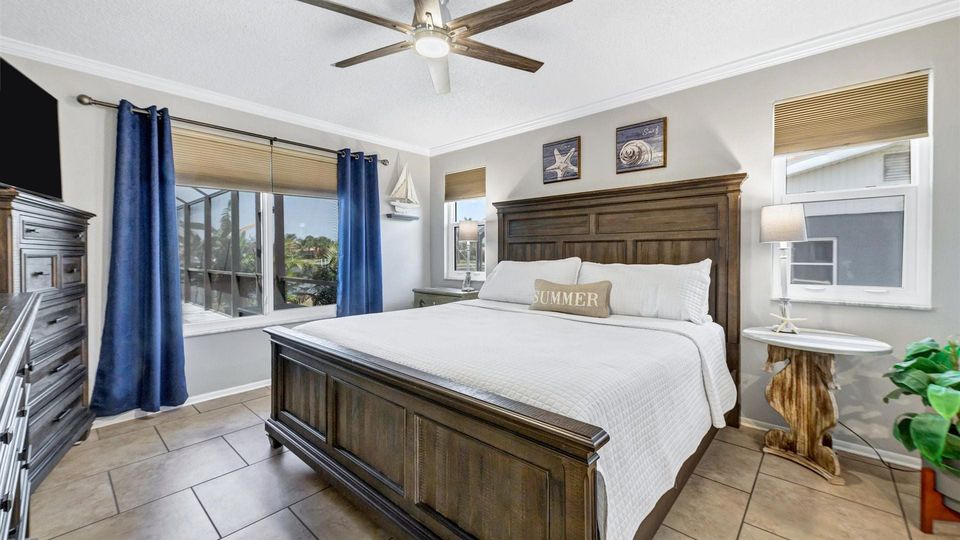 King master bedroom with ensuite