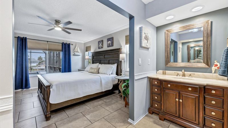 King master bedroom ensuite