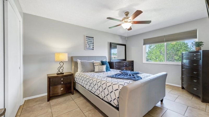 Queen guest bedroom