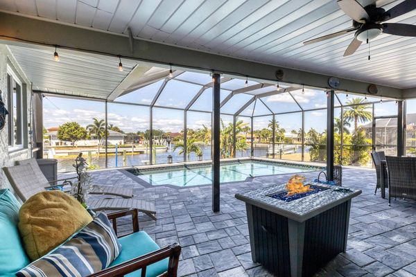 The perfect place to spend the day (Boat lift not available)