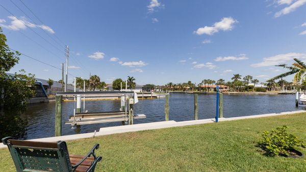 Spacious backyard leading to the boat dock. Dock size 6' x 30' (Boat lift not available)