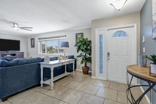 Welcome to the lovely Canal House of Punta Gorda Isles