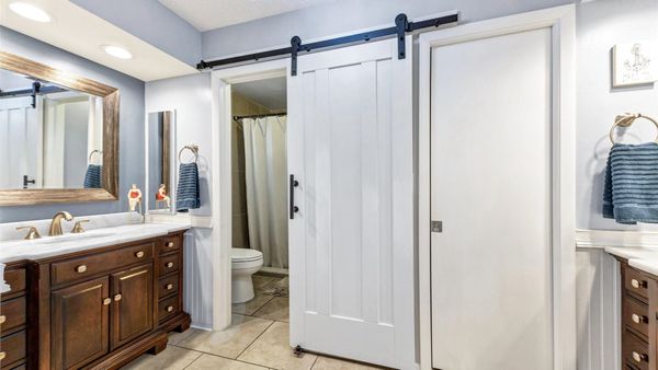 King master bedroom ensuite
