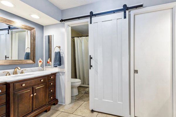 King master bedroom ensuite