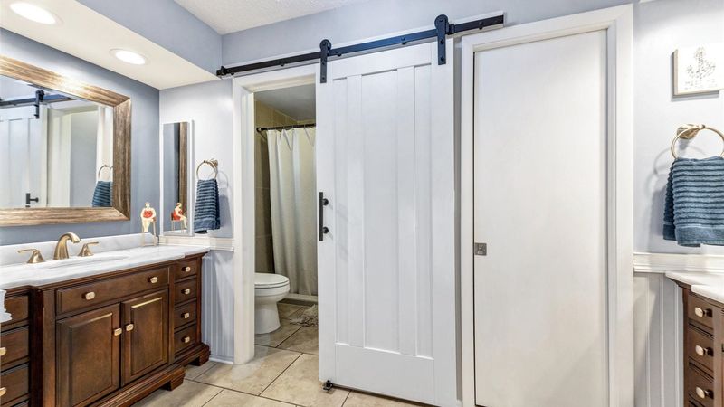 King master bedroom ensuite