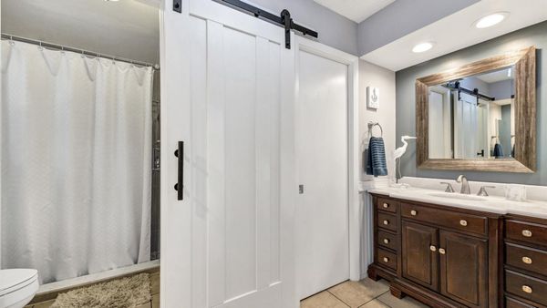 King master bedroom ensuite