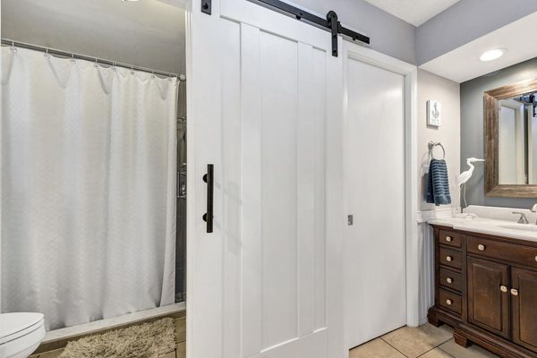 King master bedroom ensuite