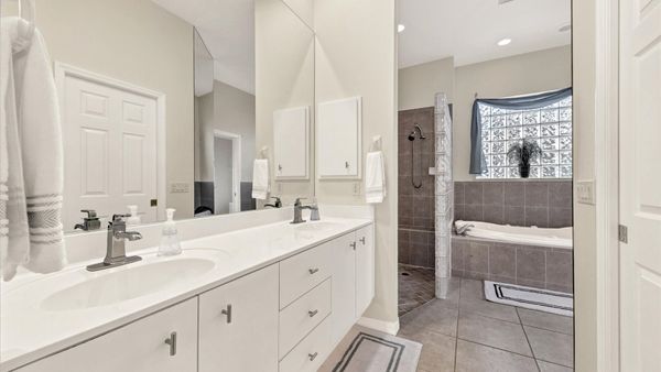 Master bathroom ensuite with dual vanity