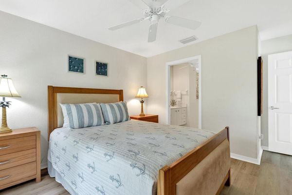 Queen guest bedroom with ensuite