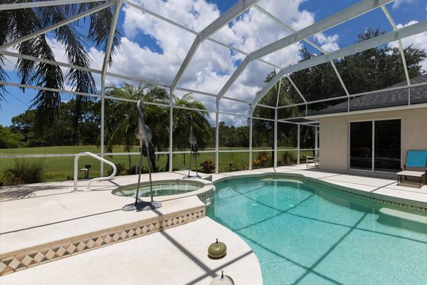 Enjoy the Florida life on the lanai with the pool
Pool is 12x20 6ft spa around