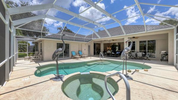 Relax in the spa
Pool is 12x20 6ft spa around