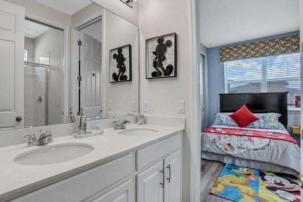 Jack N Jill Bathroom 3 Upstairs
Shower