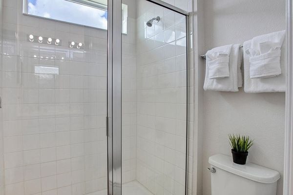 Jack N Jill Bathroom 3 (Angle)
Shower