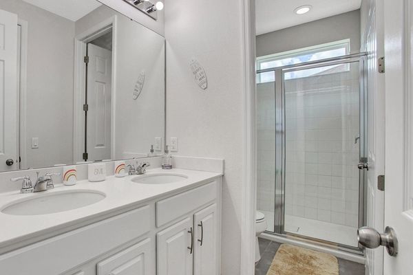 Jack N Jill  Bathroom 4 Upstairs
Shower