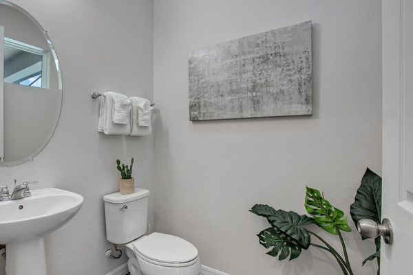 Half Bathroom 7 
By Pool