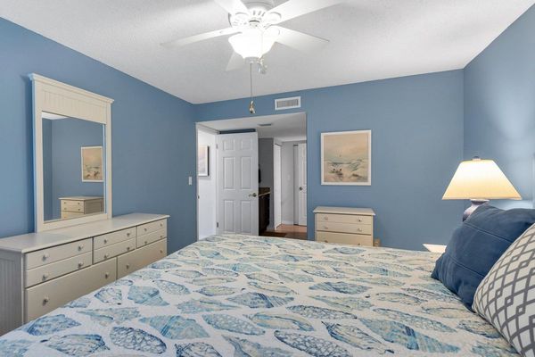 King master bedroom with en suite