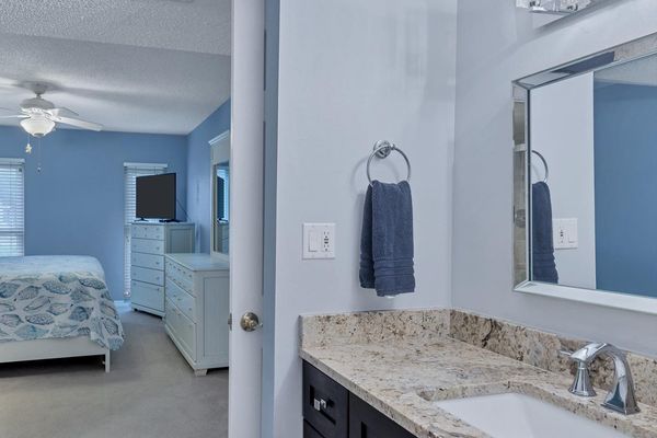 En suite Master bathroom