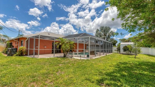 Spacious lot to fully enjoy the outdoors