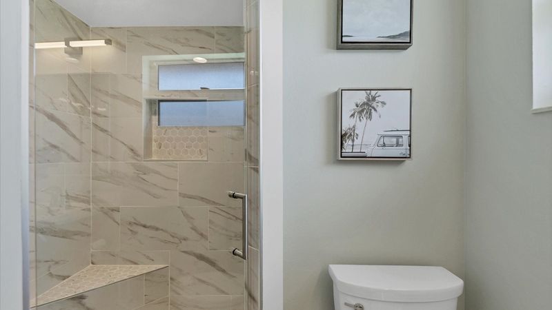 Shower in the master bathroom ensuite