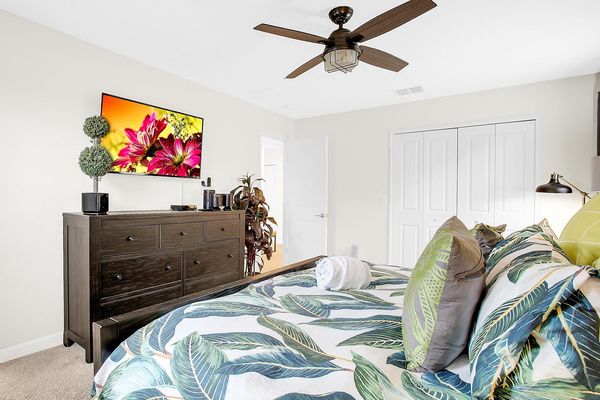 King Suite Bedroom 2 (Angle)
50" Smart TV