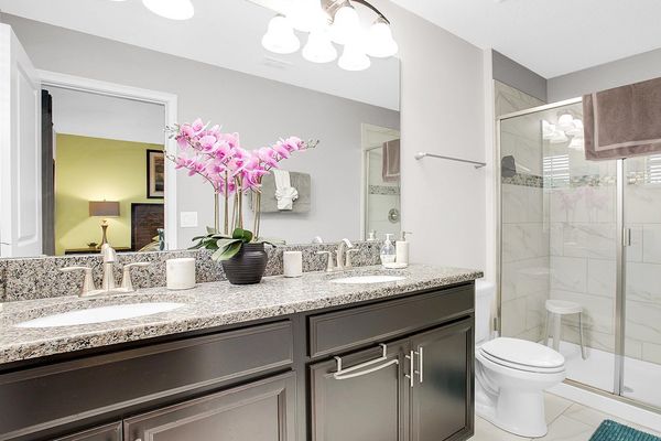 King Suite Bathroom 2 Upstairs
Shower