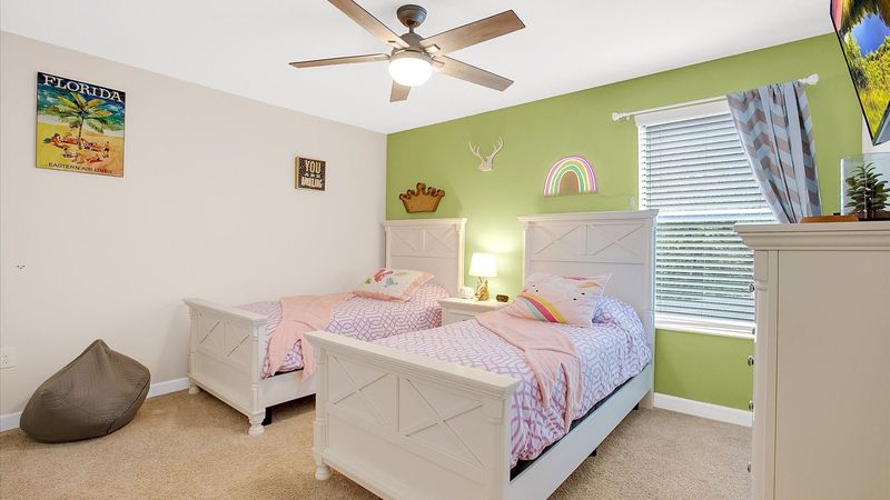Twin/Twin Bedroom 3 Upstairs
