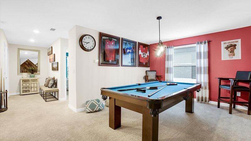 Loft Upstairs
Pool Table