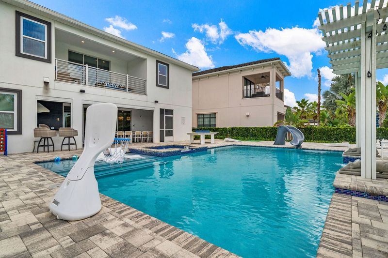 The perfect place for swimming, sunbathing, or hosting outdoor gatherings, this space offers both relaxation and style.