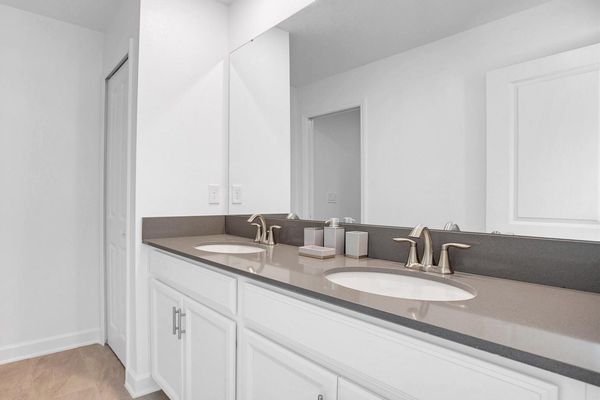 Twin/Double Suite Bathroom 3
Shower
Under The Sea