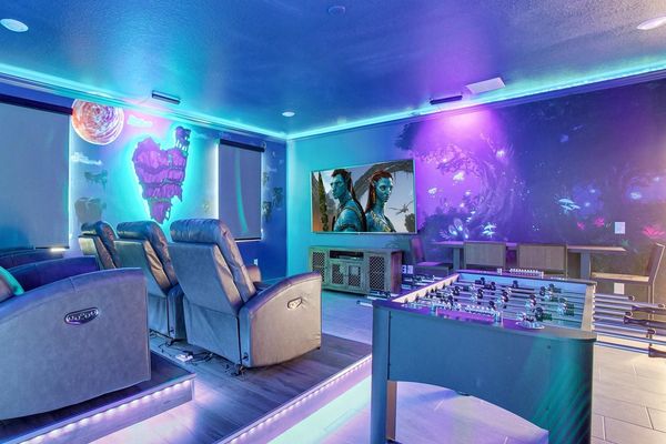 Theater/Game Room
86" Smart TV
PlayStation 4
Avatar Theme