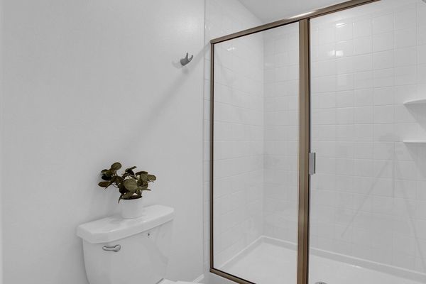 Twin/Double Bathroom 3
Shower
Under The Sea