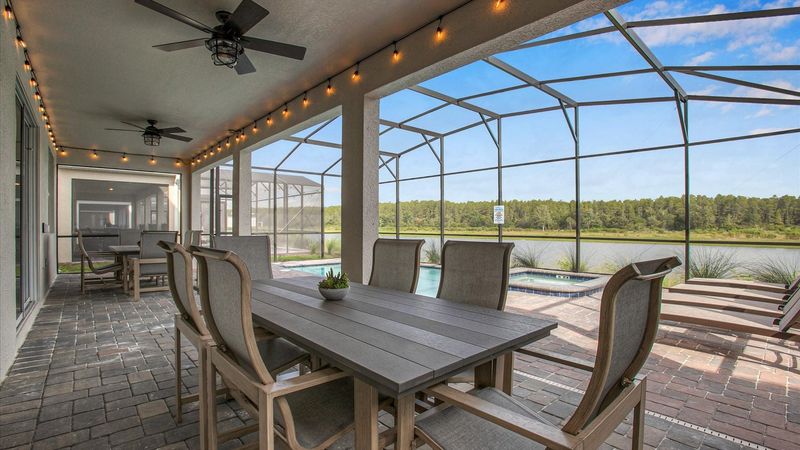 Patio Dining (Angle)