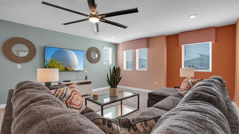 Loft
65" Smart TV
