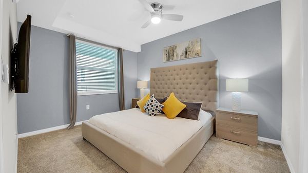 Master King Bedroom 1
48" Smart TV