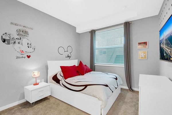 Full + Twin Trundle Bedroom 2
42" Smart TV
Mickey Theme