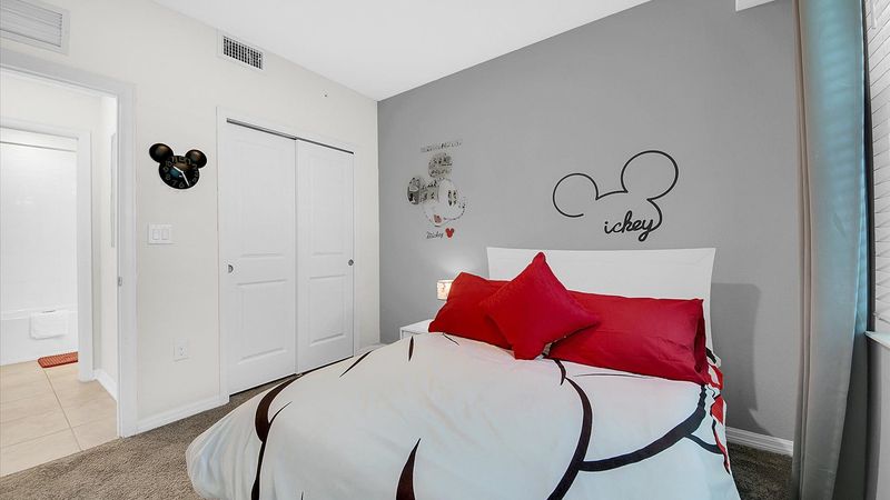 Full + Twin Trundle Bedroom 2 (Angle)