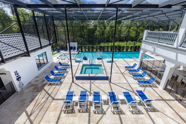 The huge oversized deck features plenty of seating for everyone and complete privacy