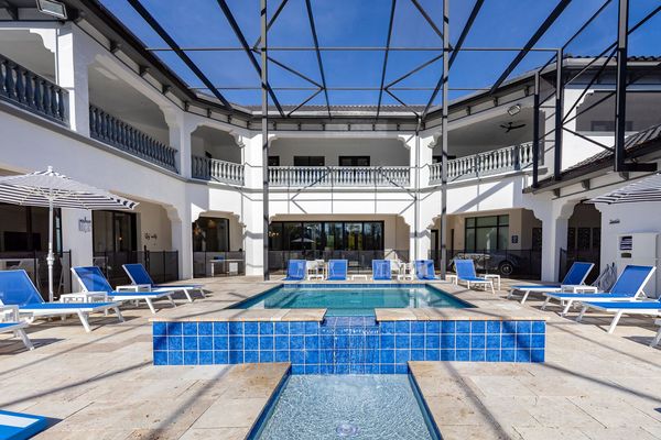 Oversized hot tub perfect for large groups